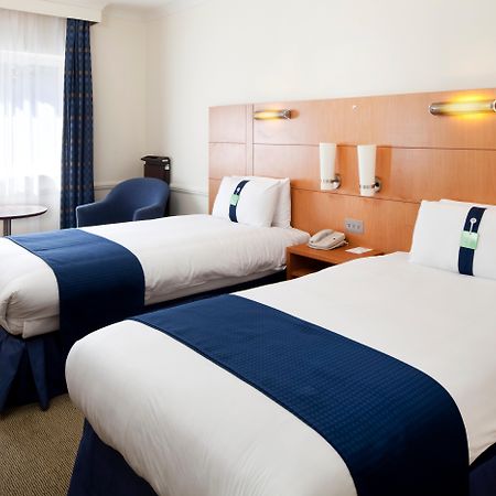 Holiday Inn Guildford By Ihg Kültér fotó