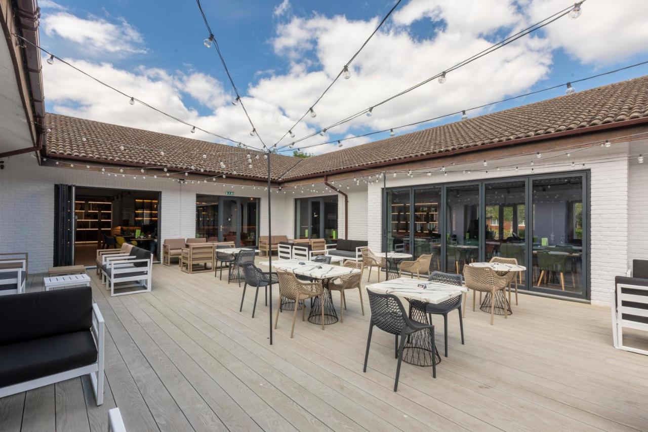 Holiday Inn Guildford By Ihg Kültér fotó