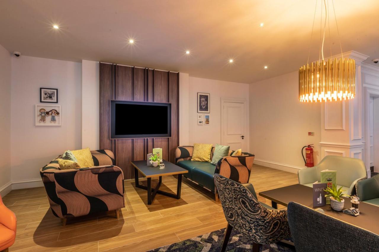 Holiday Inn Guildford By Ihg Kültér fotó