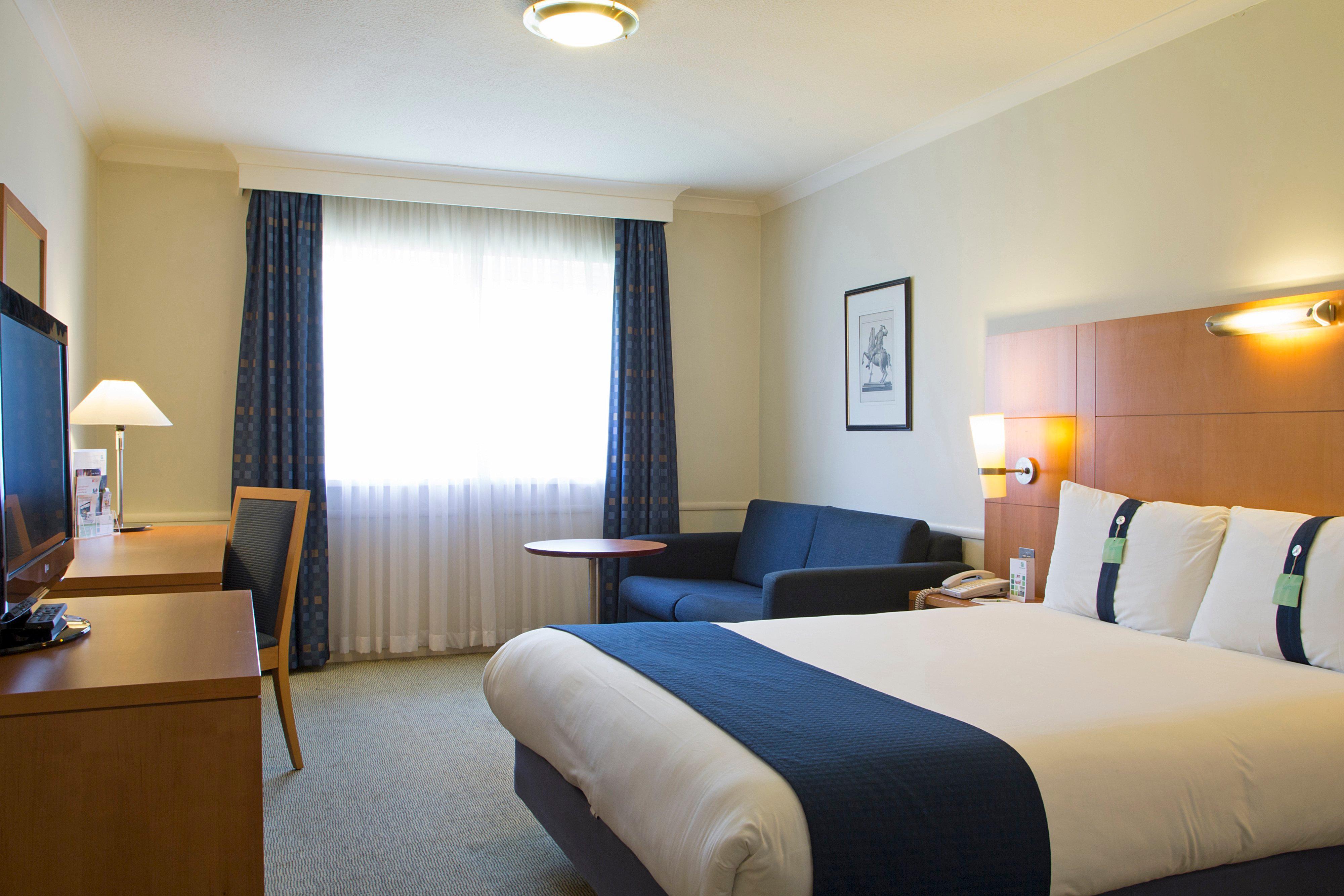 Holiday Inn Guildford By Ihg Kültér fotó