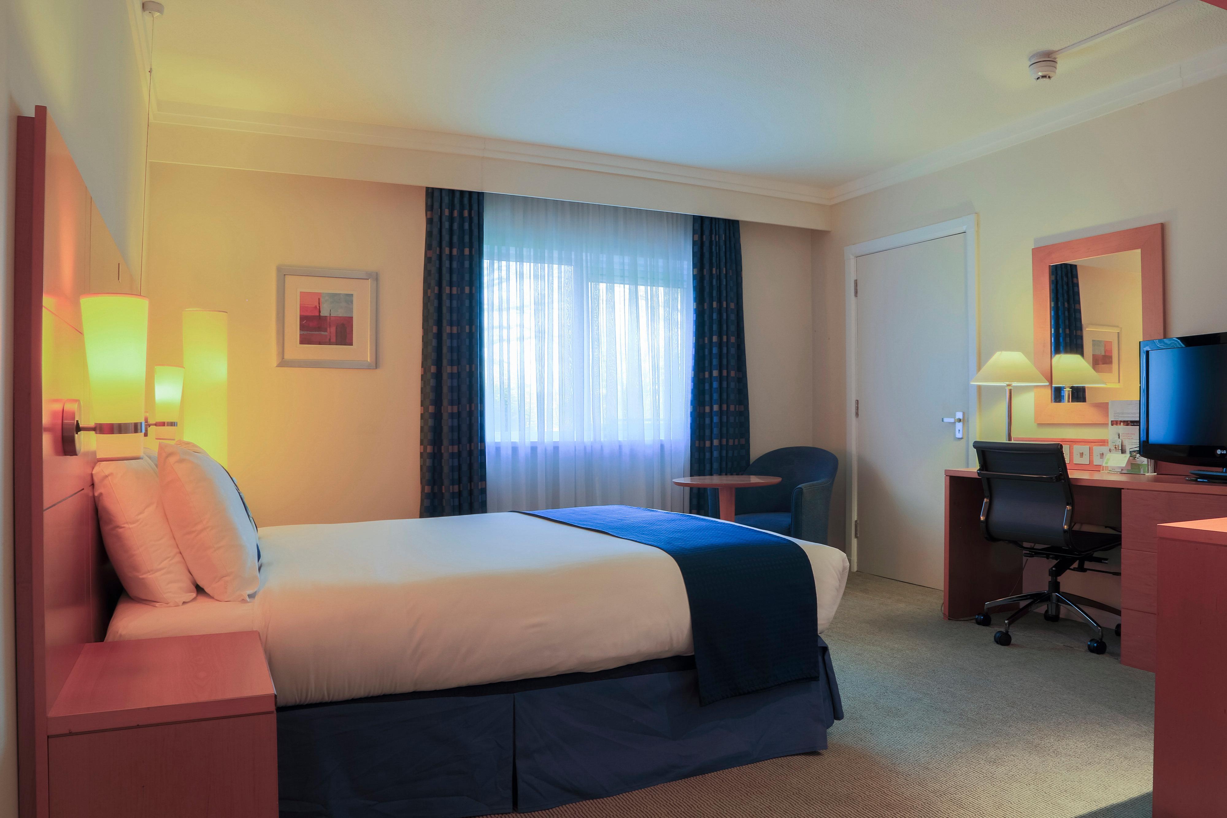 Holiday Inn Guildford By Ihg Kültér fotó