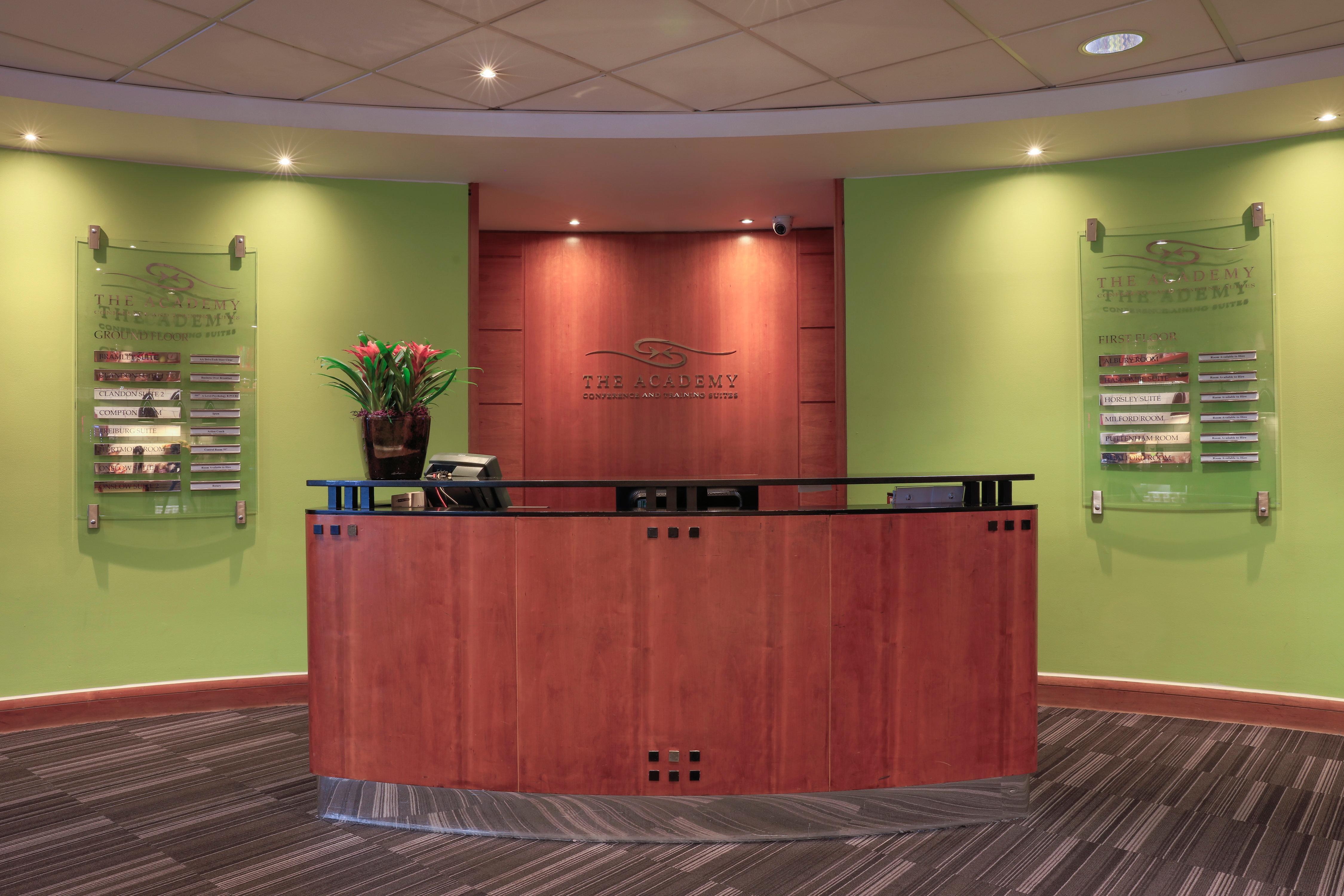 Holiday Inn Guildford By Ihg Kültér fotó