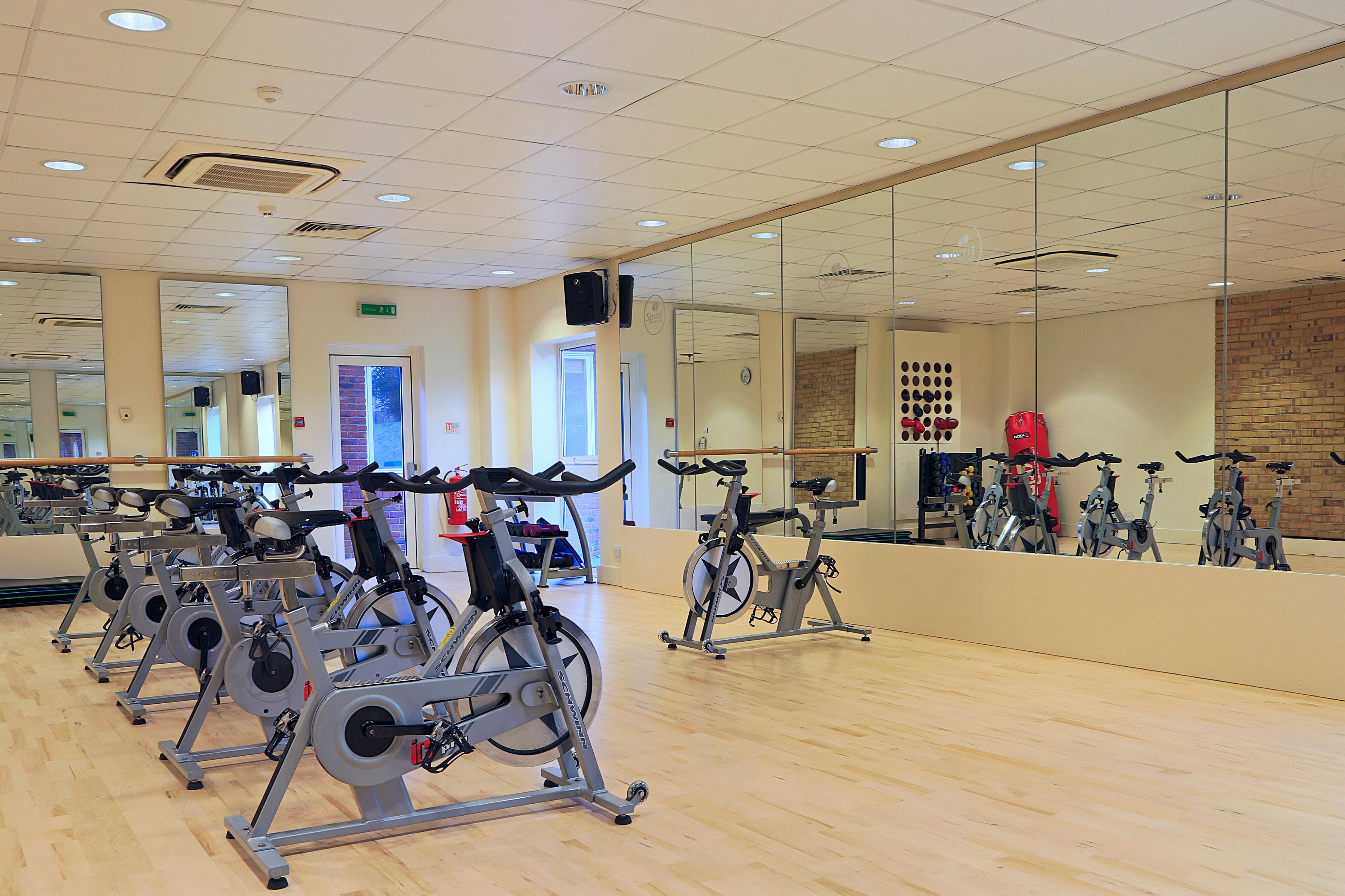 Holiday Inn Guildford By Ihg Kültér fotó