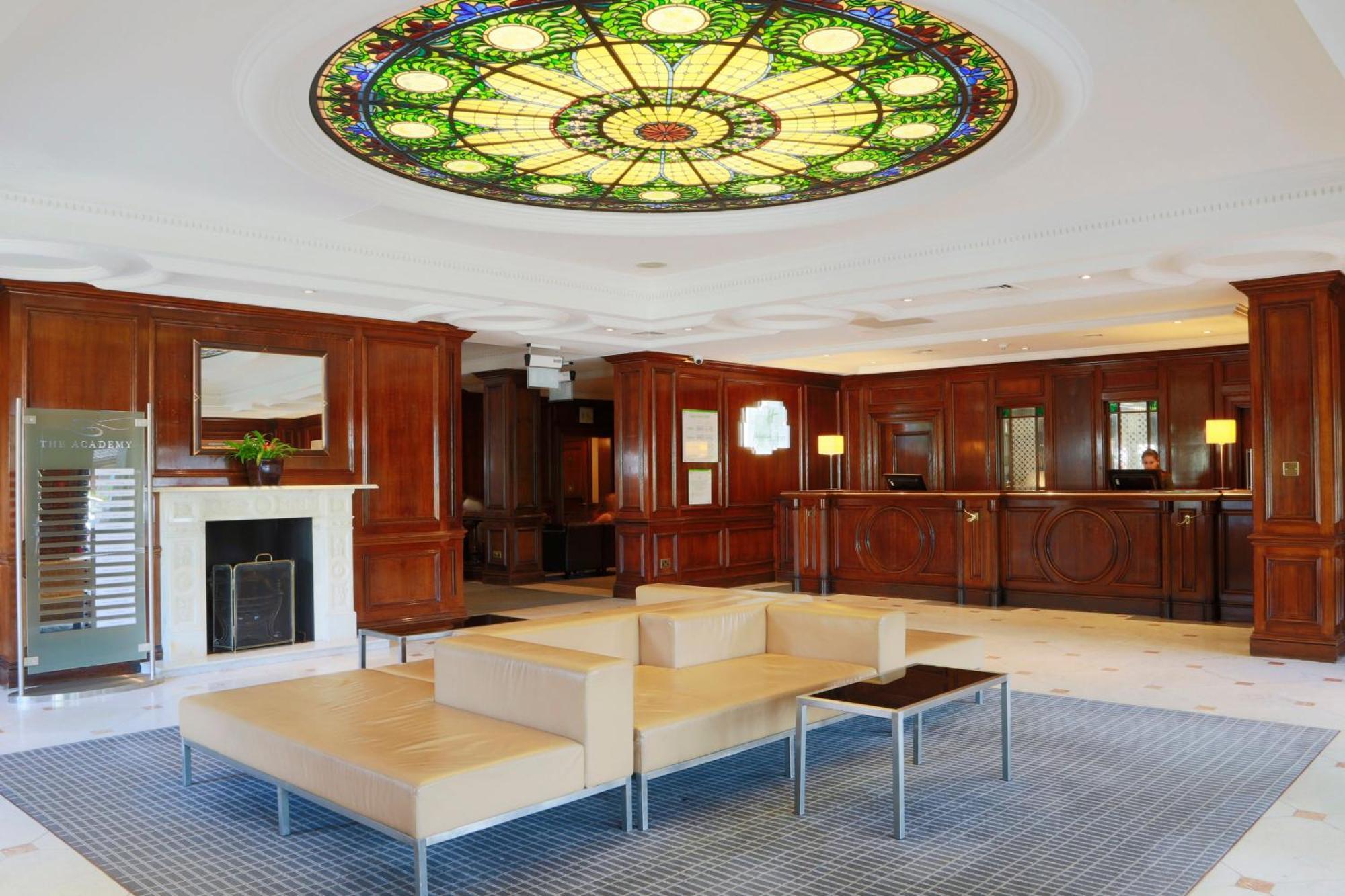 Holiday Inn Guildford By Ihg Kültér fotó