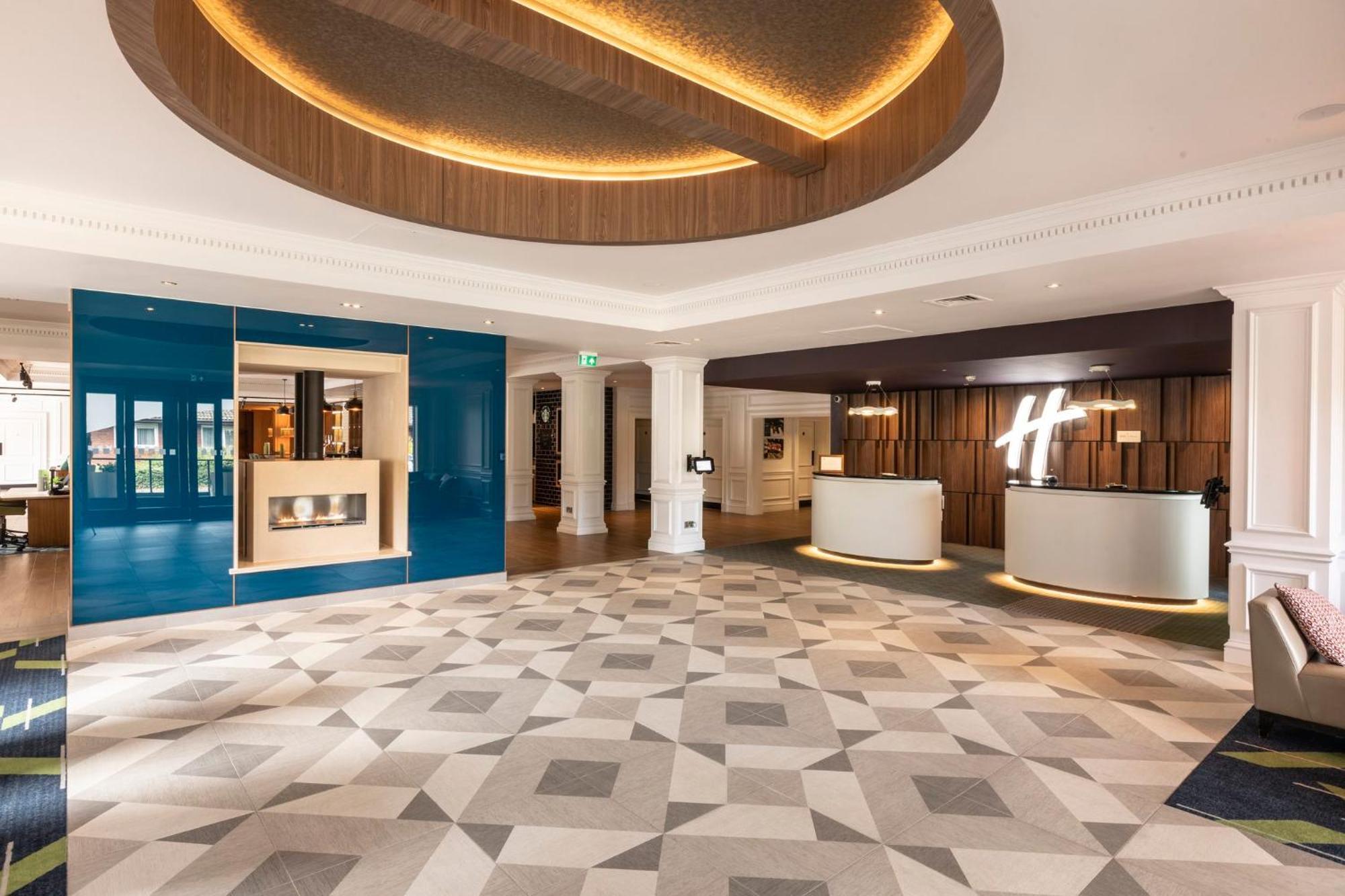Holiday Inn Guildford By Ihg Kültér fotó