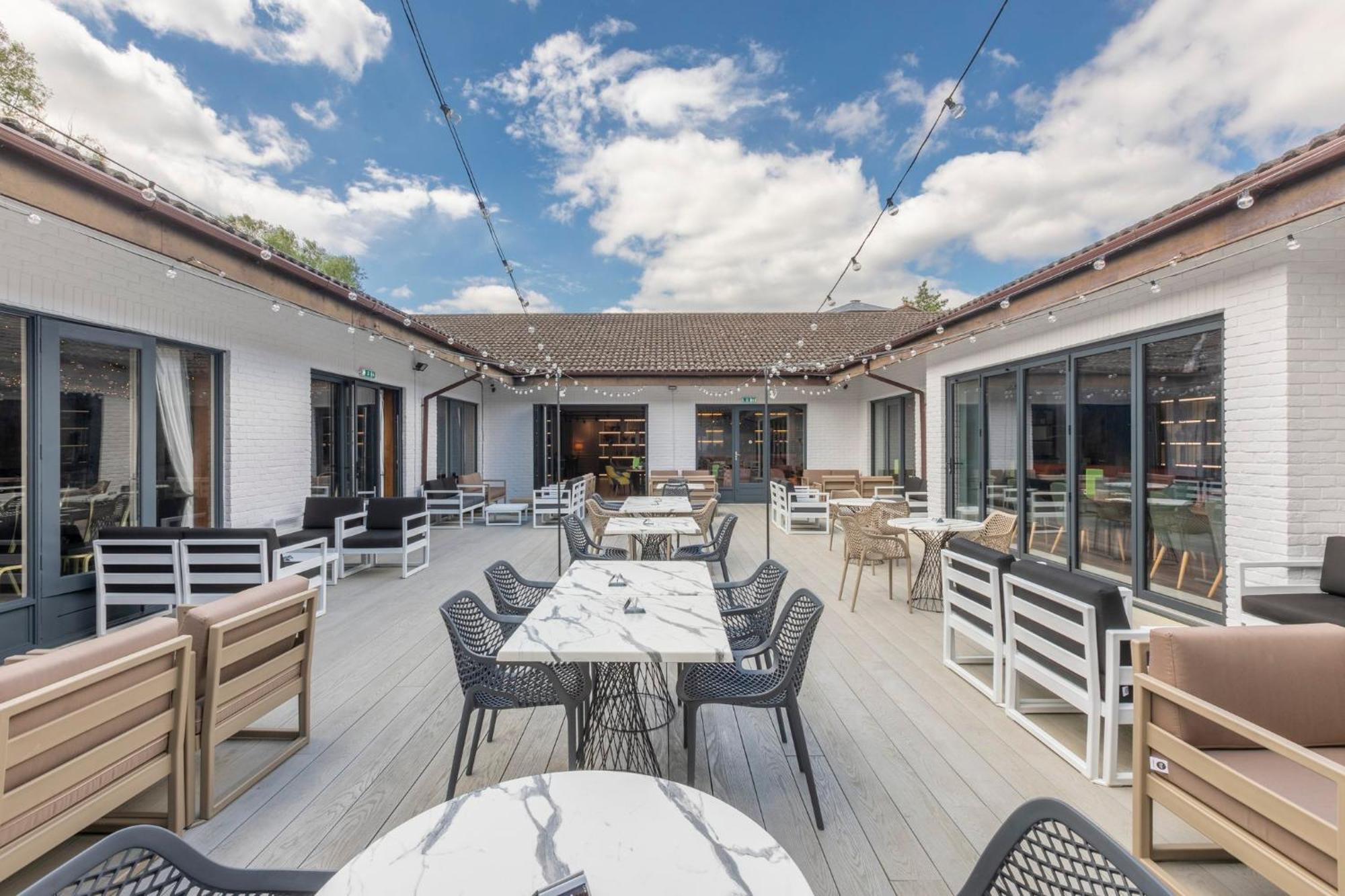 Holiday Inn Guildford By Ihg Kültér fotó