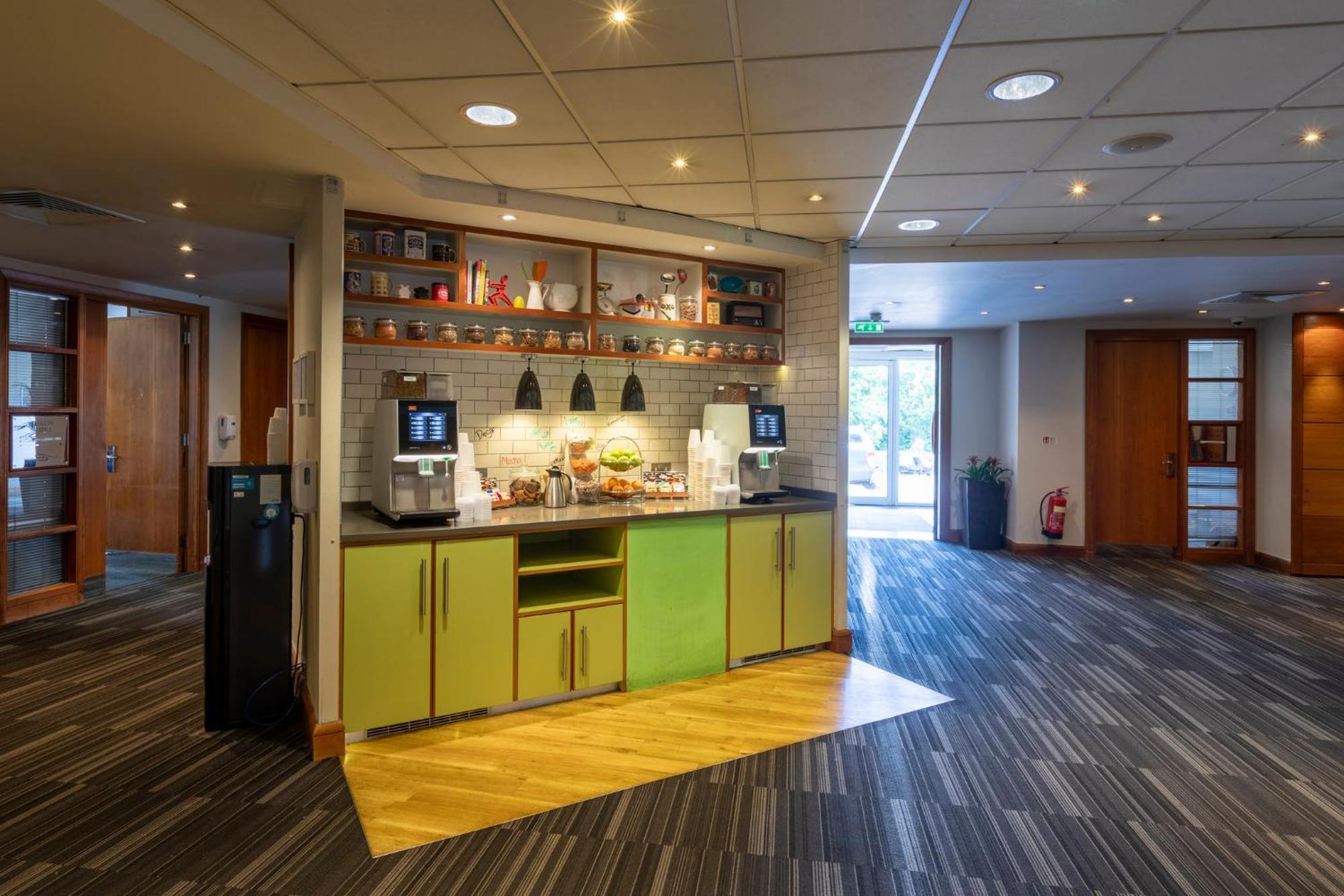 Holiday Inn Guildford By Ihg Kültér fotó